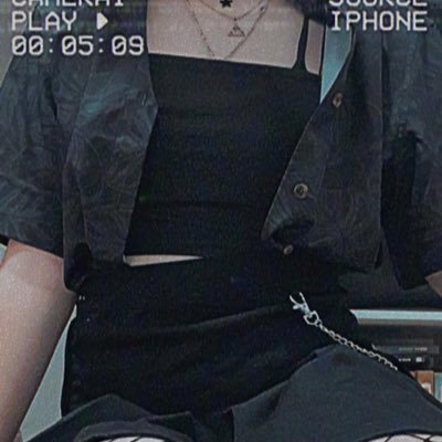 Pluoritwo's profile picture. get it? pluorite + two? because its the second account? ok ill shut up now- | main: @Pluoritee