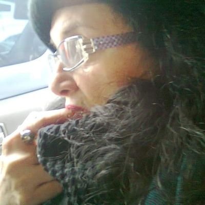 profesora.  Especialista en Análisis crítico del discurso.