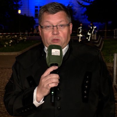 torsten_lange's profile picture. Informationshungrig und wissbegierig; Gay; Domführer, Lokalfernsehen (https://t.co/jiJwitQiXz), Radio, Podcasts, TV, Bahn, Motorrad, Motorsport