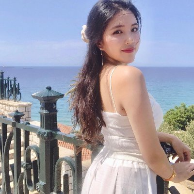 Sasa56073019's profile picture. Laughing like a baby, living like a queen.