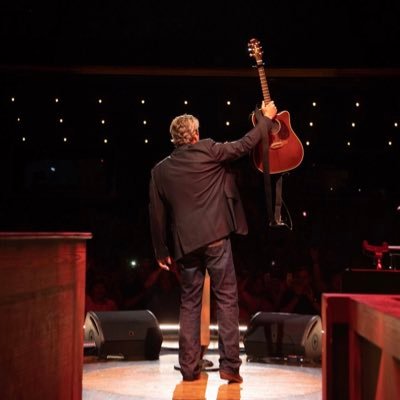 The official Blake Shelton https://t.co/OY4misUaVS are getting the real BS straight straight from Blake Shelton him self.(And a few officer updates from team BS,too.)