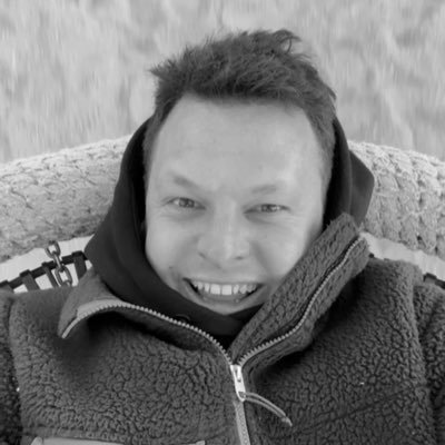 Aarhusianer og AGF fan! Ikke altid helt saglig, især når det handler om ‘De Hvii’e’ - undskyld på forhånd.. Tweets for egen regning!