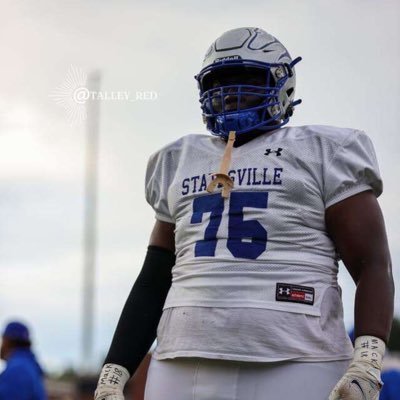 Jeremiah 29:11✝️/ 6’2/310lbs/school:Statesville High school 2024/Pos:DL) 2x.All County/AllConference-phone(743-264-9234)