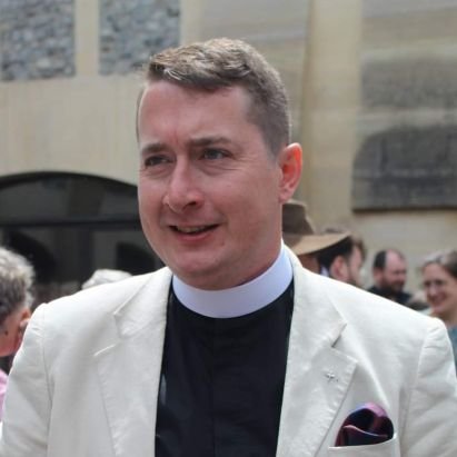 Progressive Anglo-Catholic|Cheerfully anachronistic|Tuba/Trombone|Bad runner|Buttons in 3s|Favourite colour: Tweed|He/him|🏳️🌈
