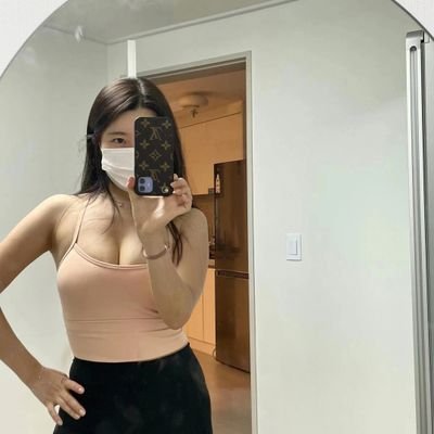 ArhipovaSofi3's profile picture. Are you worth dating a 28-year-old single woman?