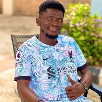 I’m here to avoid my friends on WhatsApp 🤩... I love purple 💜💯 & yes I’m normal.... @LFC first son 🛑👊🏽 #JUNE12 🎂