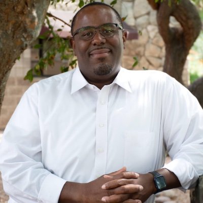 Football coach that enjoys leading and developing others. Also a licensend Real Estate Executive coaching others on the buying and selling process!!!