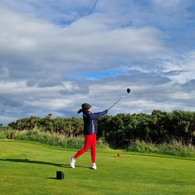 In summer, I'm all about golf ⛳️
In winter, I'm all about National Hunt 🐴
Am also sometimes on the fiddle, literally! 🎻
No dm's please.