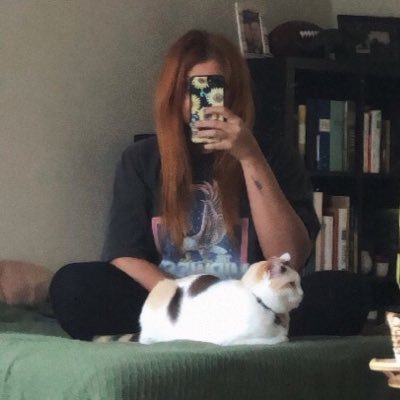 trisarahhhtops_'s profile picture. †blessed & beloved Ɛï3 ∙ songbird ∙ boy mom ∙ cat mom ∙ worship leader • zephaniah 3:17 • married to a stud muffin @nathandollins || ♫↓