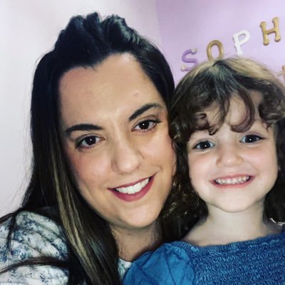 Mme.Martin • Core French Teacher • SCDSB • Mom • Wife • DIY-er| • Tech enthusiast • Former CYW • She/Her •🇬🇷🇨🇦