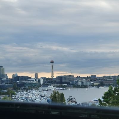 happynluv1215's profile picture. 