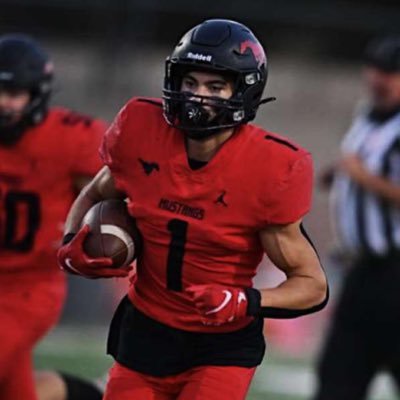 3⭐️ MVHS (Danville, Ca.) Class of 2023 6'1 195 WR,FS, ATH, KR 4.0 GPA 4.45 40 250 Bench @millard_johnny, 1st Team EBAL WR NCAA #211390071