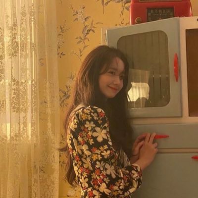 pV4FJL9fcn5pQVF's profile picture. 