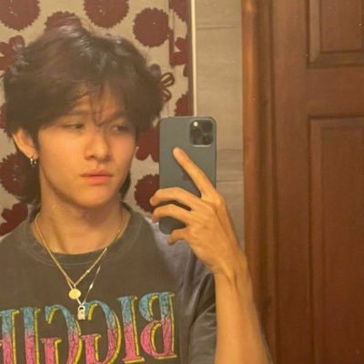 corestrings's profile picture. the one that makes me laugh, she said.