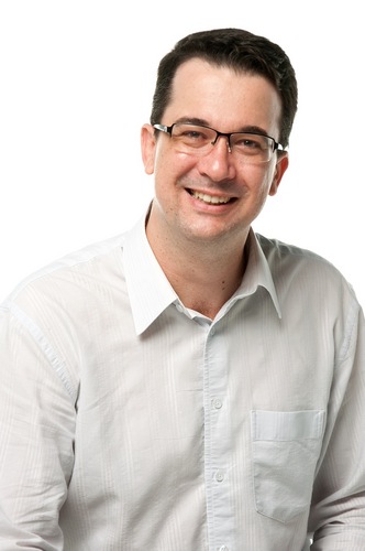 Administrador, Especialista em Gestão da Informação, Mestre em Administração e Doutor em Meio Ambiente e Desenvolvimento. Docente da UNIOESTE - Campus MCR.