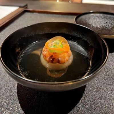 FaridaM77046102's profile picture. 熊市行情，互相交流