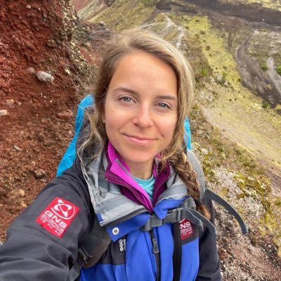 PhD student in Volcanology @UTAS_ 🌋 Editor and co-host @ThatsScienceTAS 🎤  @UoBEarthScience alumna