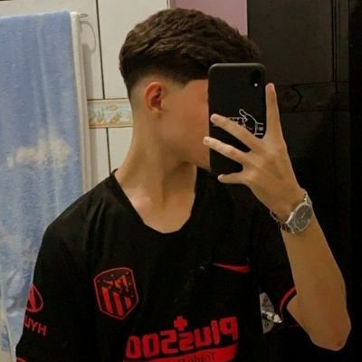 Yasemin_63_63's profile picture. 