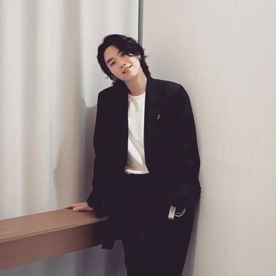 Fan account @BTS_twt/
나만의 속도로 가는 중/
최애 방탄💜아미/방탄=7/
3n아미/
팔로우는 신중히/
악개🙅♀️멤까🙅♀️사생🙅♀️
/헤더 사진출처 (계절님@return_season)