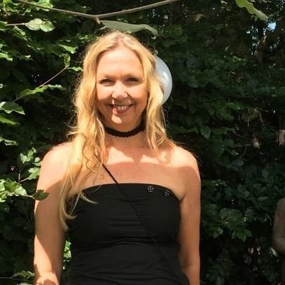 Co-founder @lmkaraibnautik@bemyguest Matinik exbusinessdev UK 🇬🇧 @crthdf Alumni@skema_BS #marketingdigital exPrésidente@Lenstourisme Prof tourisme @vatel