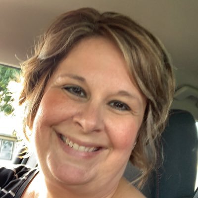 m_l_s46916's profile picture. Momma, 4H leader, show pig momma.