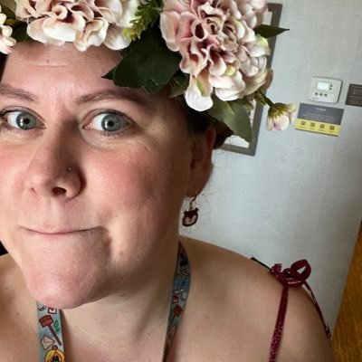 Junior Full Stack C#/.NET/ReactJS Developer with a background in Cytogenetics. Other titles: Plant mom, girl mom, bookworm, nerdy board gamer and hiker trash.