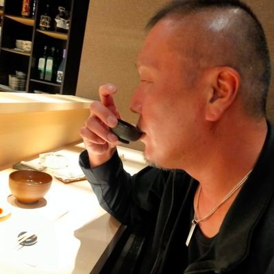 hotei.himuro.
ライブ大好きな
中年オヤジ…
事故で右足親指切断　残りの指も
動きません。通院リハビリにて仕事も
休養しています。
逮捕６回、服役４回、函館、鳥取、月形、札幌、と別荘生活するも今は真面目に生活するが最近鬱気味…
娑婆の自由もいいけど
身体の自由がほしい…前向きに頑張りまっせ😁