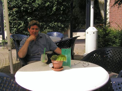 PetervandenBro2's profile picture. man van 63,laatste 25 jaar bij de Utrechtse politie gewerkt,veel interesses, lezen, fotograferen, film, sport, natuur, vrijwilliger bij de FranscheSchool.