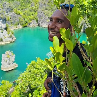 Doom09147642's profile picture. senang dengan pekerjaan ku🙏
open trip raja ampat