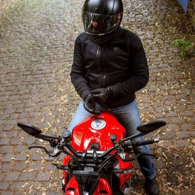 bondevin's profile picture. Insurance Broker - Photographer - Community Manager - Aviation Photography - Photographylover  @DReflexDigital @theshootingroomtenerife