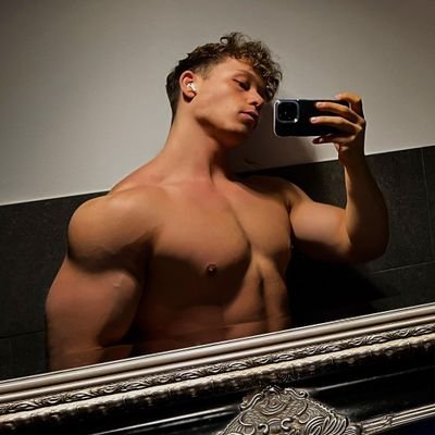 MasterWalt99's profile picture. I get excited about high transfers, I'm not interested in you if you don't have money.
ᕙ⁠(⁠ ͡⁠°⁠ ͜⁠ʖ⁠ ͡⁠°⁠)⁠ᕗ paypal, crypto and gift cards 🤑✨🔥