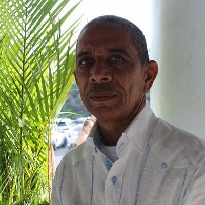 Escritor 🇩🇴 
https://t.co/u9blMqMWzO… 
Escribir, su pasión. Plasmar con palabras sus imaginaciones, sus ideas y sus mundos.