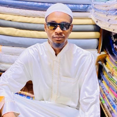 Introvert|Deen over Dunya|Ahlus-sunnah 👳🏻♂️ Certified Hustler 💪🏻 Man United 🔴👊🏻 BUKite 📚