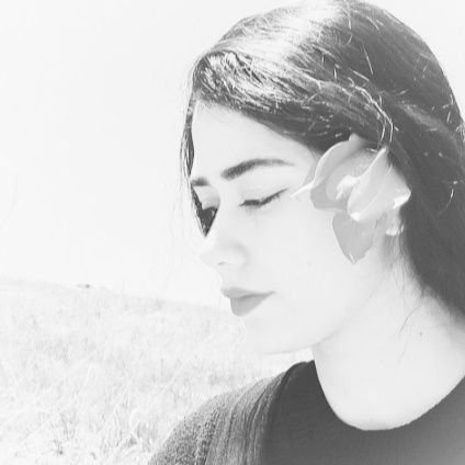 ما را چه باک از کرونا ...
در شهر من بوسیدن از همان اول جرم بود!.