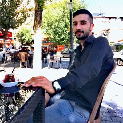 Saraylarda süremem dağlarda sürdüğümü  bin cihana değişmem şu öksüz türklüğümü. 🇹🇷🇹🇷🇹🇷🤘