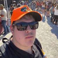 poolside politics 🍎 (@skylerph) 's Twitter Profile