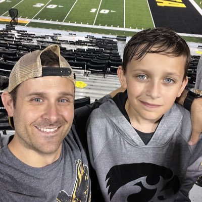 JForbes13's profile picture. #Hawkeyes 🏈🏀 #Allin 🏈#StlCards⚾️ #ChiefsKingdom 🏈