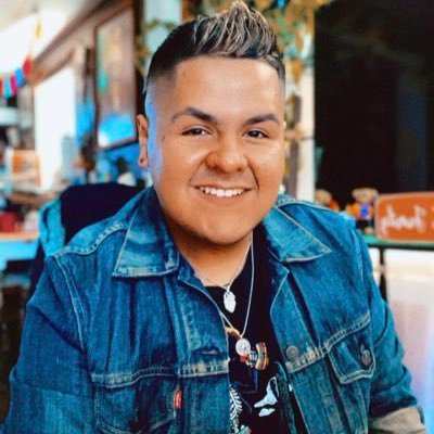 TeaNlemonade's profile picture. Gemini/Sag Literary Enthusiast Film Snob Music Junkie