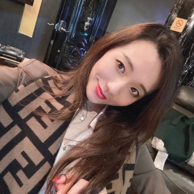 lingyunfei4's profile picture. It's not a skill for a woman to be beautiful, it's a skill to live beautifully.