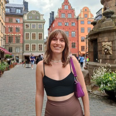 gennigenevieve's profile picture. (she/her)