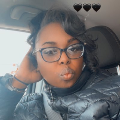 Esha_Rose's profile picture. 