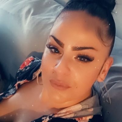 UnderatedMother's profile picture. 