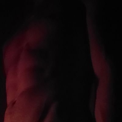 Chico buscando chicas y parejas de mente abierta 😏. Delgado, discreto, limpio y respetuso, en busca de pasarla bien y disfrutar, todo tranquilo manden MD