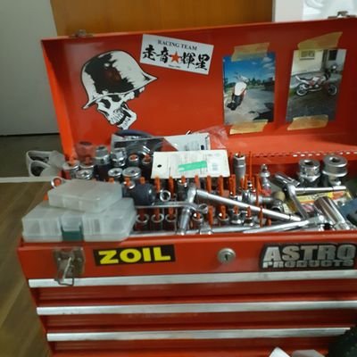 ヘッポコガレージ、2ストミニ好きな親父です ちなみに5F乗りです気軽に絡んで下さい
後お酒も嗜む程度に飲みます