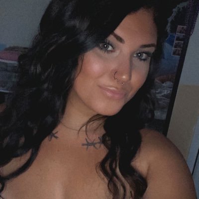 permetdebaise's profile picture. ✨222✨