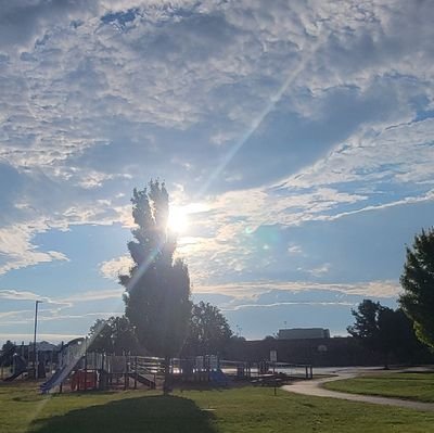 SuperBud3's profile picture. building relationships. helping people.