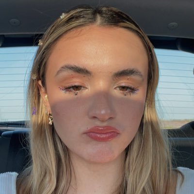 Catyastoviza_'s profile picture. 🖤