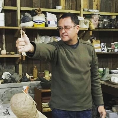 Inspire me and I will capture your beauty on canvas for free.
IG: william.olivier4.sculptor