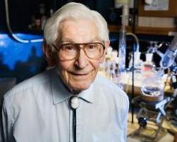 OldWiseProf's profile picture. Im a Wise Professor teaching kids through analogies.