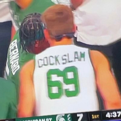 Babyybetss's profile picture. Is it sharp? 🔪 Is it square? 🟥 // Free picks🤝